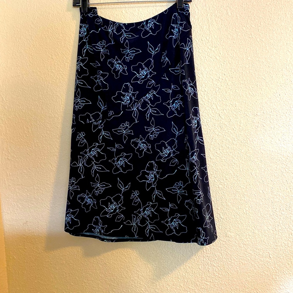 Casual Corner Annex Black and Green Floral Flowers Skirt